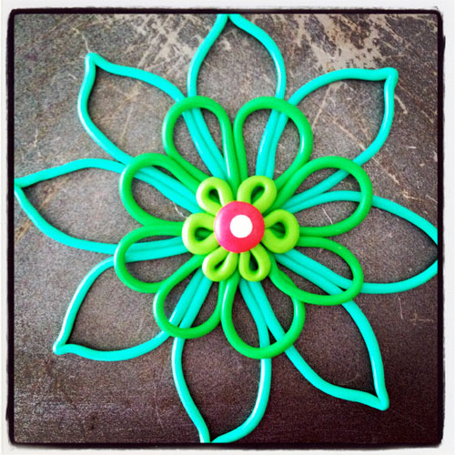 Hand-made flower by Waleska Nomura.